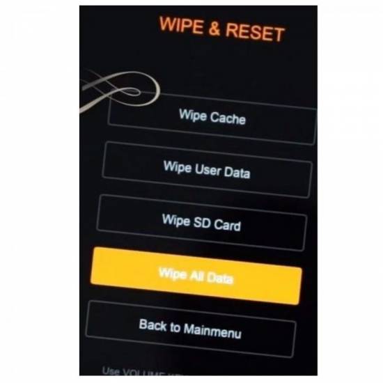 Neobhodimo-najti-razdel-Wipe-Reset-a-vnutri-vybrat-parametr-Wipe-All-Data.jpg