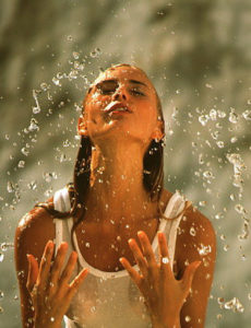 M9850090-Woman_splashing_water_over_her_face-SPL1-230x300.jpg