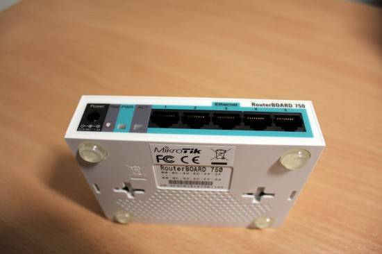 Mikrotik-RB750-Back-Side-2-550x366.jpg