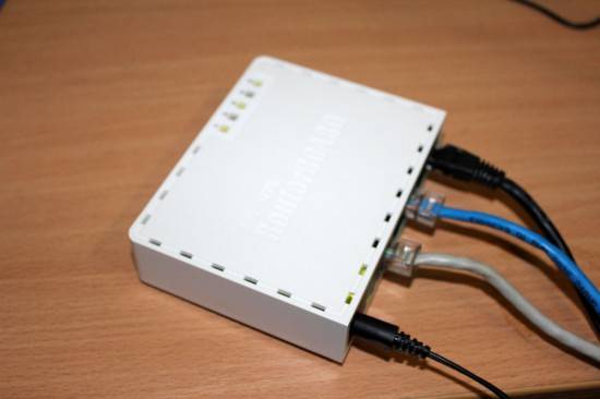 Mikrotik-RB750-Connected-550x366.jpg