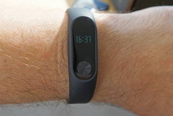 podklyuchit-mi-band-k-iphone-image001.jpg
