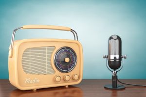 1513409640_bigstock-retro-radio-and-vintage-microp-86490458-300x200.jpg